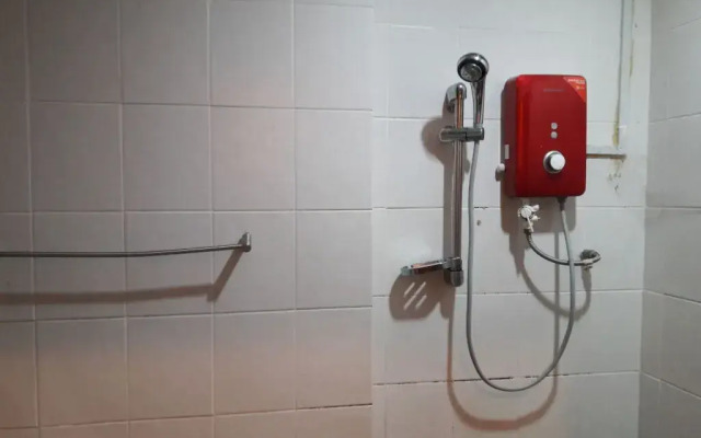 OYO 216 La Viva Hotel