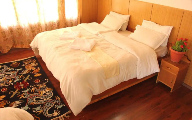 New Moon Guest House