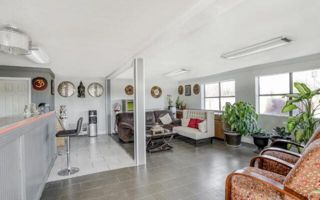 OYO Hotel Pineville LA Hwy 165