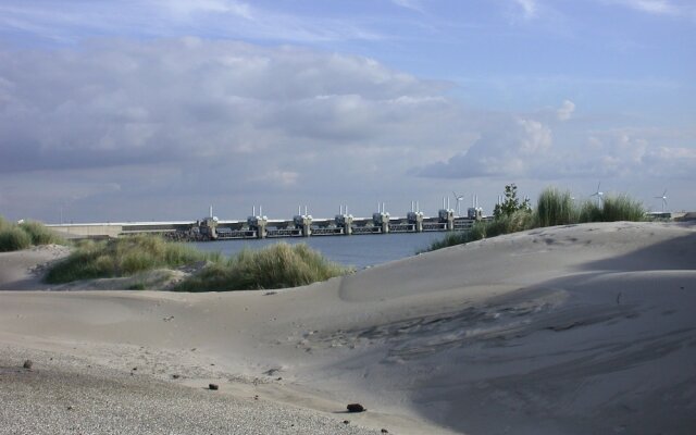 Spacious Home, Near the North Sea Beach