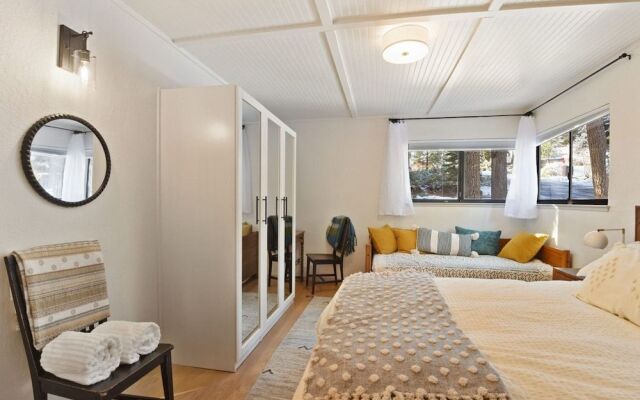 Pino Point Steps to Tahoe Beaches