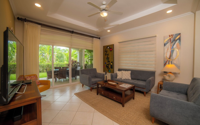 Colina 8F 2 bdr Garden View in Los Suenos