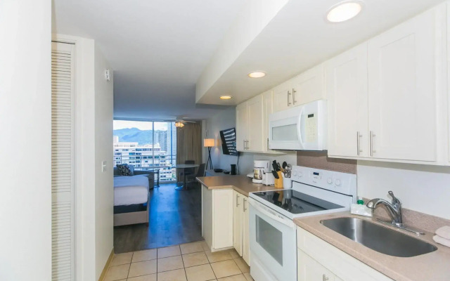 Ilikai Marina 1783 Condo - One Bedroom, Full Kitchen & Free Wifi by RedAwning