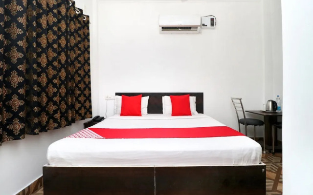 Oyo 35878 Hotel G Glossy