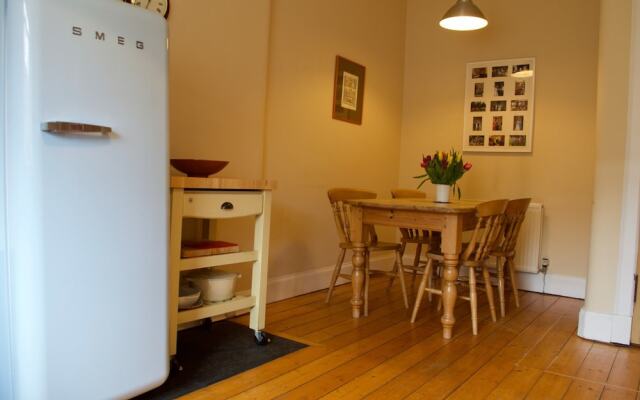 Spacious 1 Bedroom Stockbridge Flat