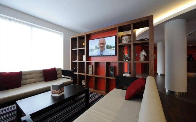 Holiday Inn London - Luton Airport by IHG
