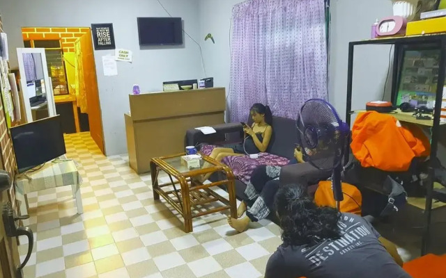 BOBI's Cafe Backpackers Hostel