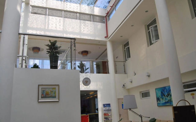 Home Inns Shanghai Hongqiao World Trade Xianxia Road
