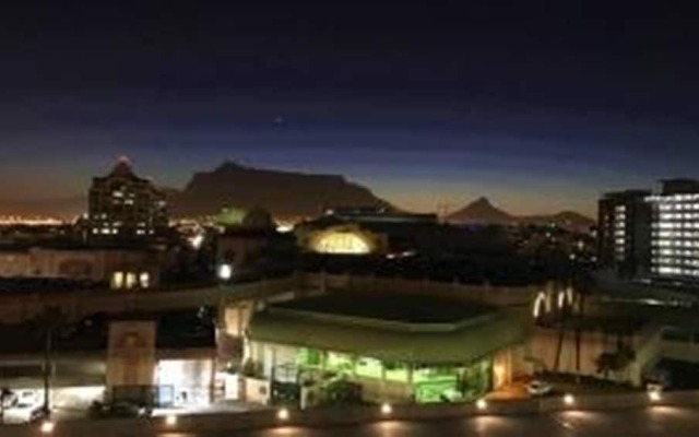 Waters Edge 615 by CTHA