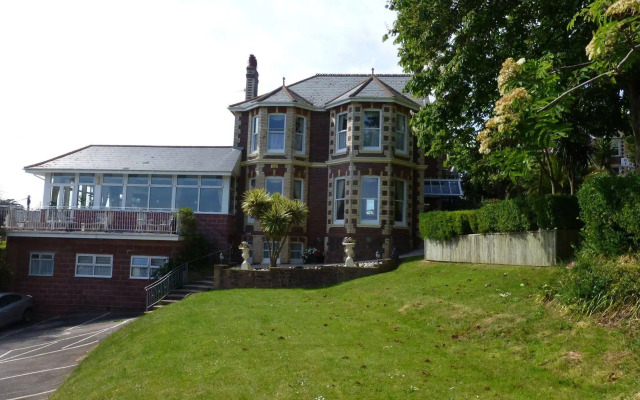 Summerhill Hotel