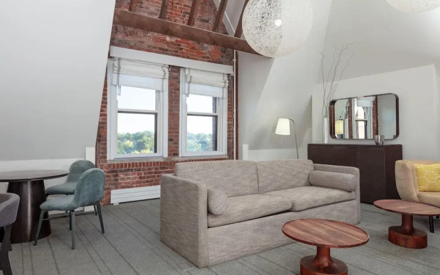 Hotel Henry Buffalo, Curio Collection By Hilton
