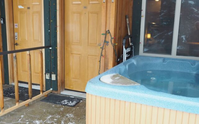 Silver Bullet 102 1 Bedroom Condo