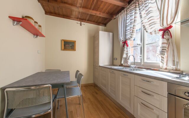 N.15 Santori Luxury Home
