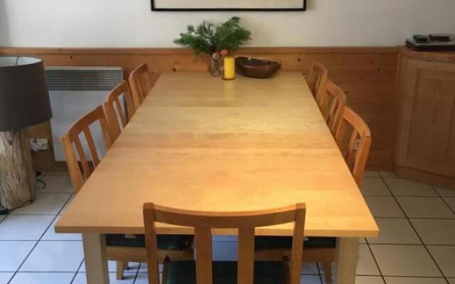 Central Morzine, Spacious 2 Bedroom Family Apartment