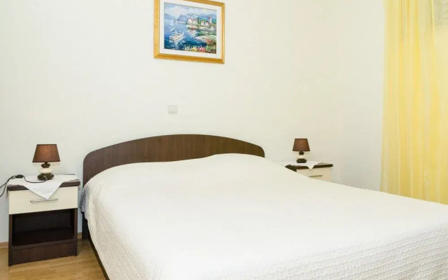 Holiday Villa Perna with Swimming Pool