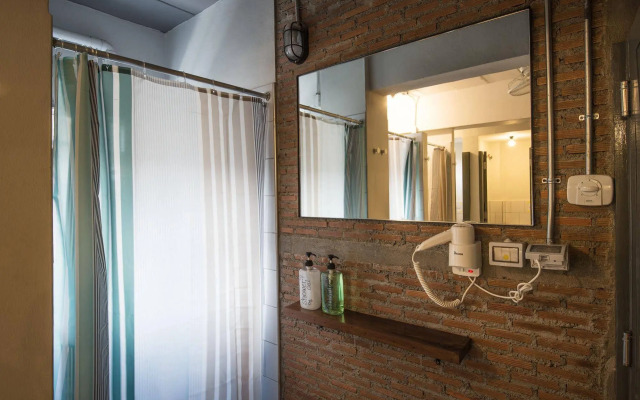 Happy Monkey Hostel Bangkok