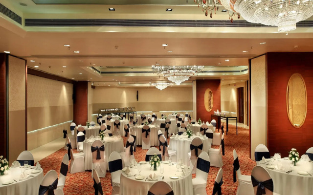 Mahagun Sarovar Portico Suites Ghaziabad