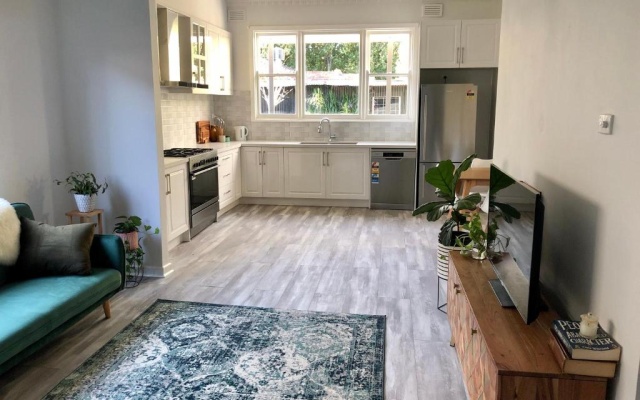 Stylish 3 bedroom house - Close to parks, bars & cafes - Free parking – Guest Rooms – Melbourne