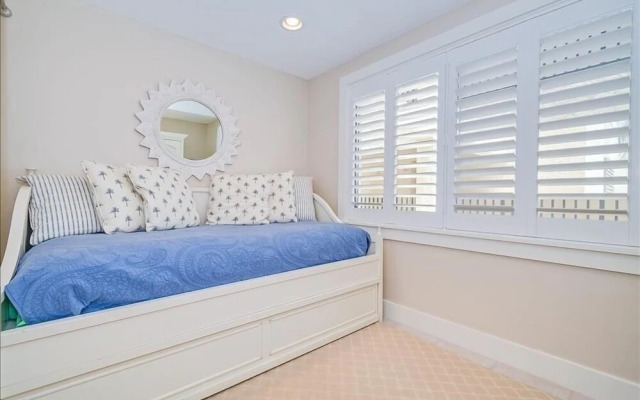 Sea Oats 214 2 Bedroom Condo by RedAwning