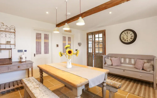 Classic Family Barn Conversion in Radcot