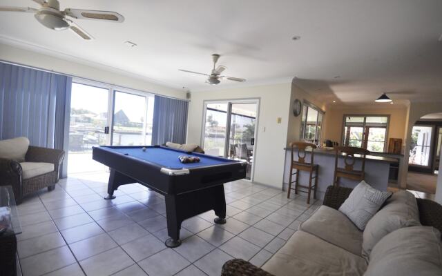 Bribie Island Canal Holiday Destination!