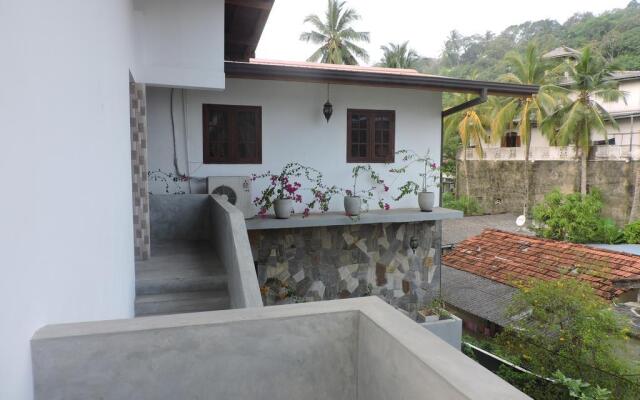 Asantha Guest House