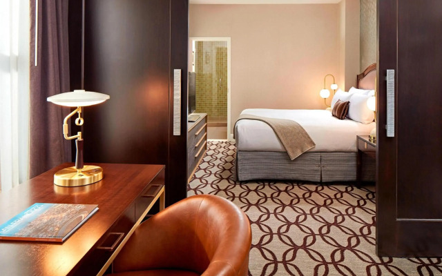 Hotel Adagio, Autograph Collection