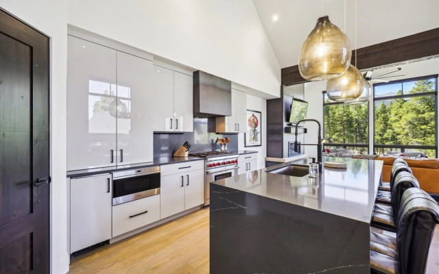 Outside The Bubble 4 Bedroom Home