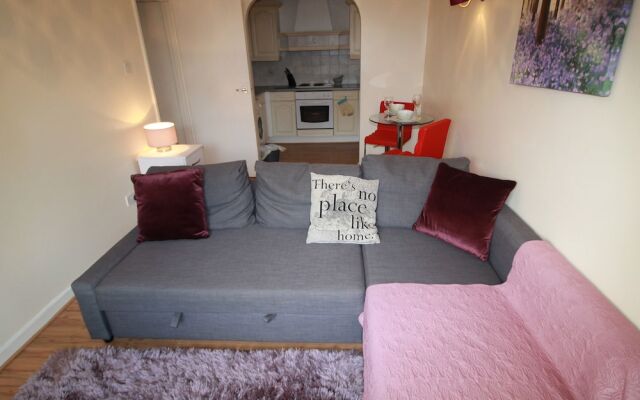 Richmond Court Apartment by Cardiff Holiday Homes