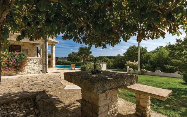 Awesome Home in Barban With Wifi and 2 Bedrooms