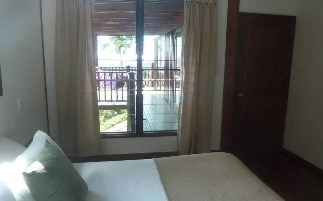 Daintree Holiday Homes - Yurara