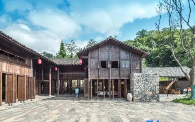 Guiyuan Hilly Hotel Resort