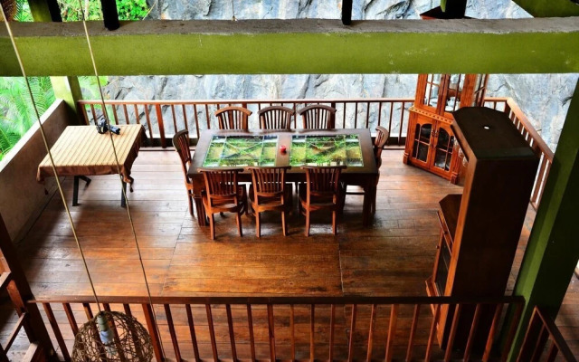 Deer Point Hotel Kandy