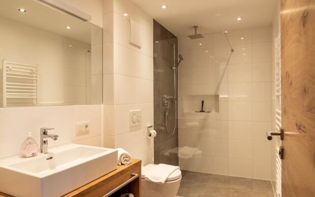 Finest Villa Zell am See - Penthouse Sauna