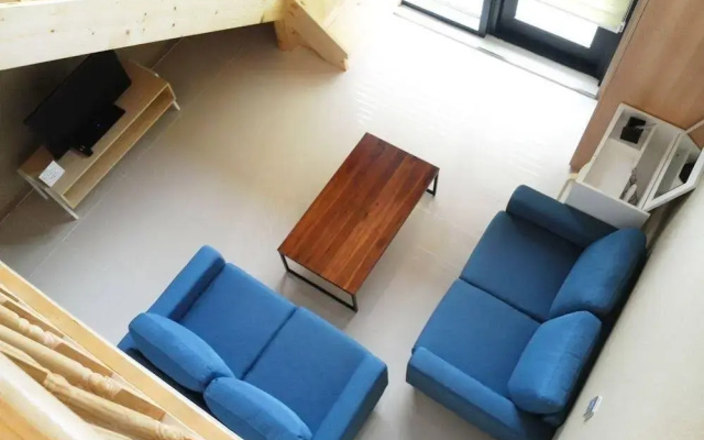 Audrey House