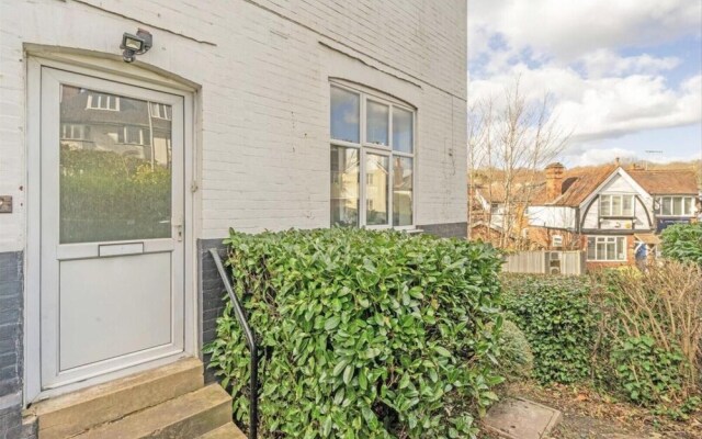Stunning Large 1-bed Apartment in Tunbridge Wells