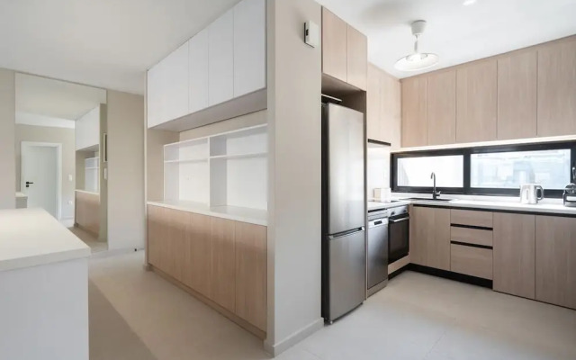 LIV - Deluxe 2BD Apartment in Athens