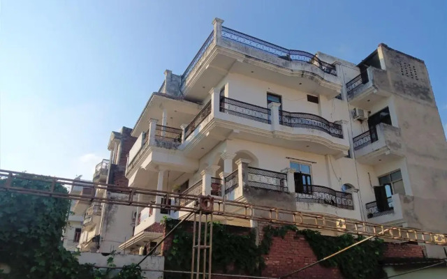 Nandini Homestay