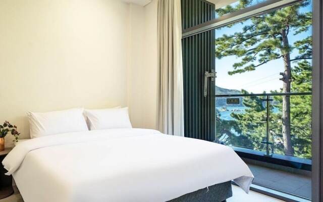 Hillsnorkelbeach hotel