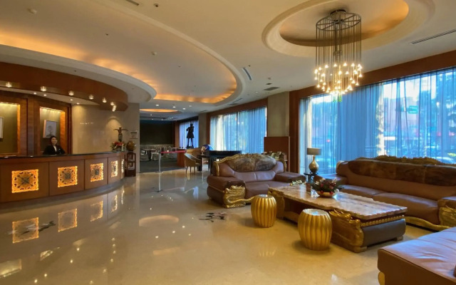 Monarch Plaza Hotel