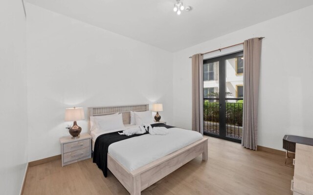 La Mer La Cote Bldg 2bdrms and Pool