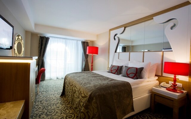 Отель Q Premium Resort