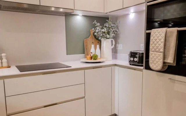 Stylish 3Bd Townhouse In Central Winchester