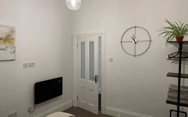 Modern and Spacious 2 Bedroom Flat Near Shoreditch