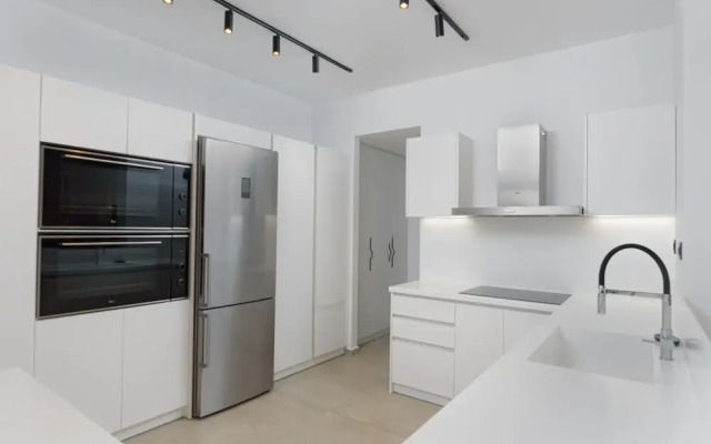 Athenian Black Villa