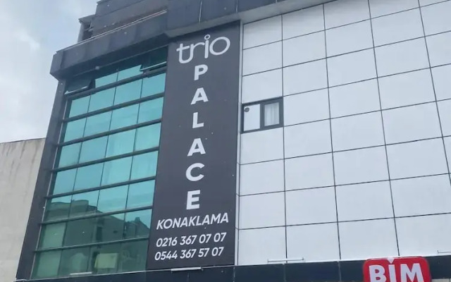 Tri̇o Palace