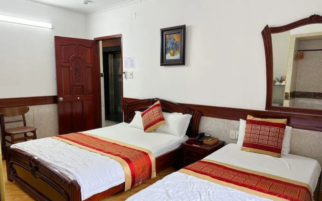 Hung Huong Hotel