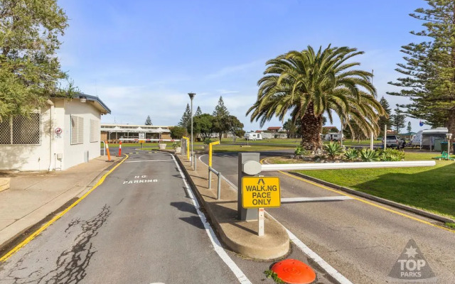 Moana Beach Tourist Park