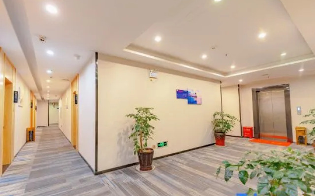 GreenTree Alliance Hotel (Kunming Ganmei Hospital Linyuqiao Metro Station)