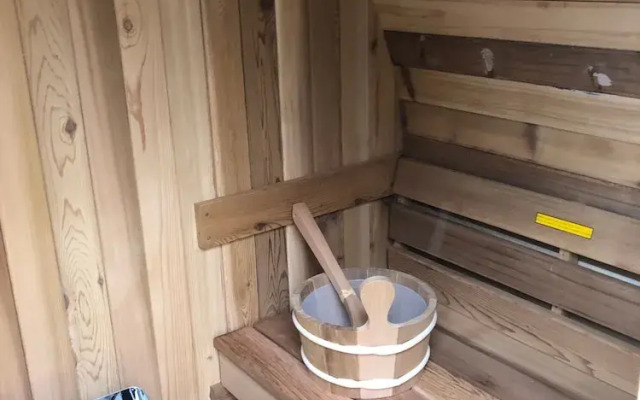 Four Corners Holiday Home with Hot Tub & Sauna